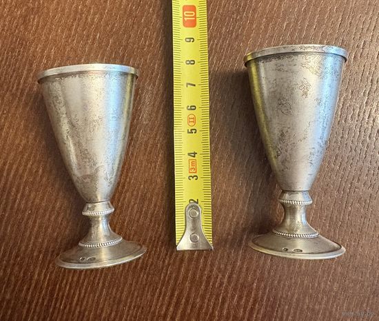 Две серебряные рюмки . 916 проба . Общий вес 67.4 грамма