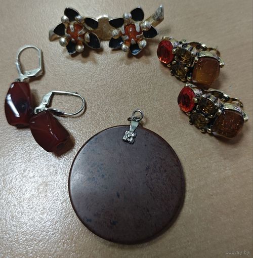 Брошь, серги камни, подвес. Набор бижутерный