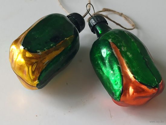Ёлочные игрушки (СССР). Цена за обе.
