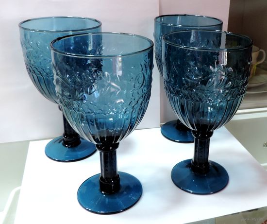 Объёмные стеклянные бокалы 70-е годы Европа. Высота 17.5 см.