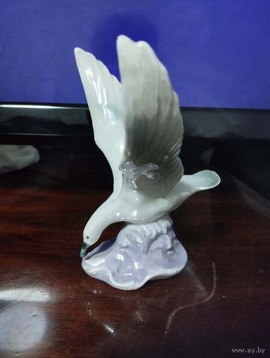 Статуэтка фарфоровая Буревестник.