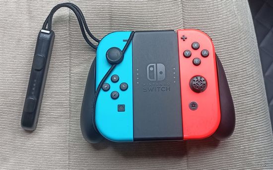 Геймпад Nintendo Joy-kon красно синий.