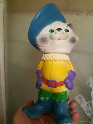 Игрушка резиновая Кот в сапогах
