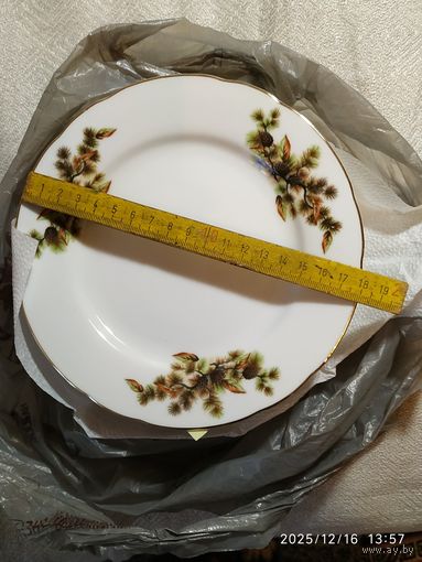 Тарелки .Салатники. Лотом.