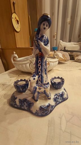 Фарфоровая статуэтка Алёнушка с козлёнком в стиле Гжель авторская работа