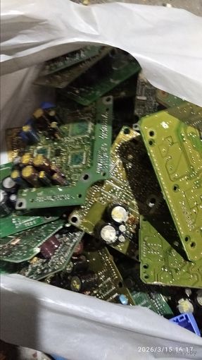 Платы 50 шт без чернозёма, остались на платах транзисторы и безкорп км