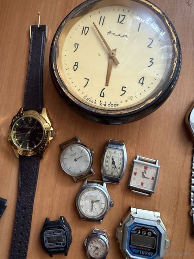 Лот часов, с 1 рубля.