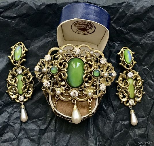 Брошь и клипсы комплект