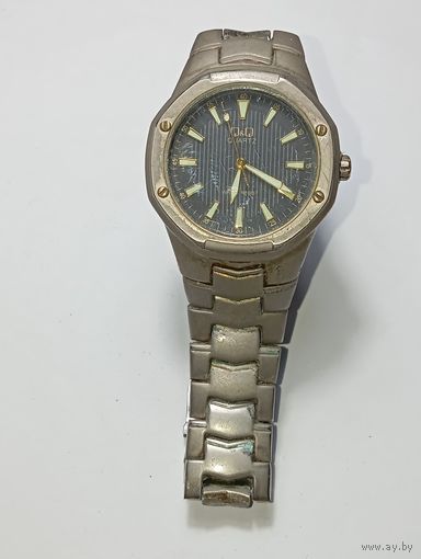 Кварцевые часы Q&Q .  С рубля