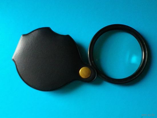 Лупа Карманная Складная - Диаметр 7 см - Трёхкратное Увеличение - Новая в Упаковке.