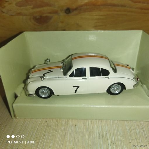 Jaguar MK.Schuco.1/43.