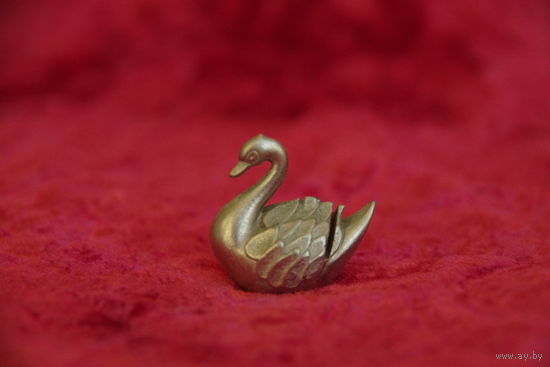 Статуэтка " Лебедь "  2,5 см х 2,5 см