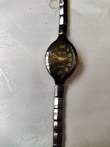 Часы женские Gucci