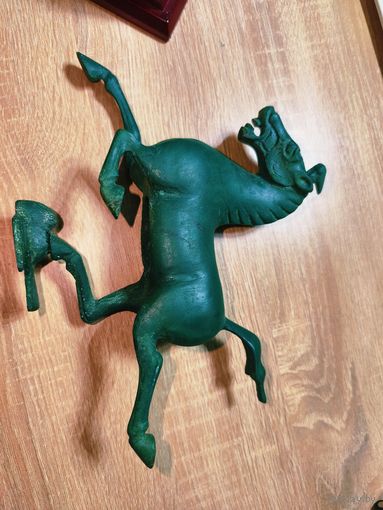 Бронзовый литой конь
