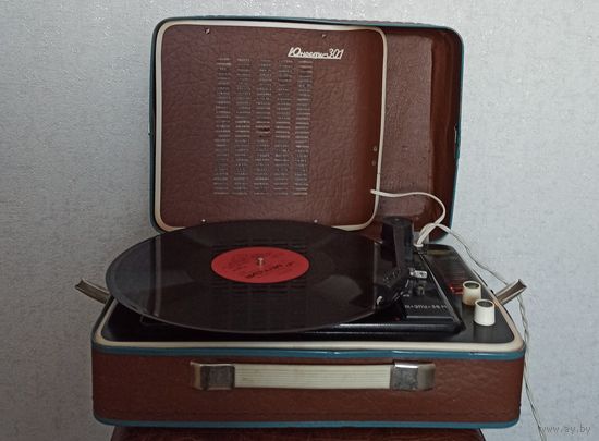 Электрофон "Юность 301"(СССР)