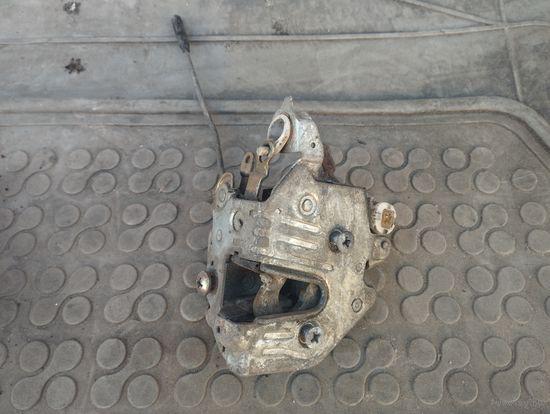 Замок двери передней правой Mercedes E W124