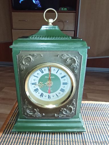 Часы Янтарь .