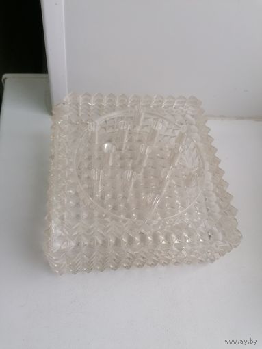 Подставка или ваза для цветов, оргстекло