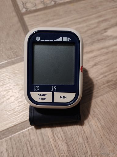 С рубля! Запястный тонометр Pic