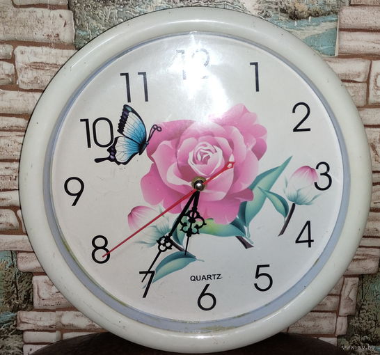 Часы настенные кварцевые рабочие
