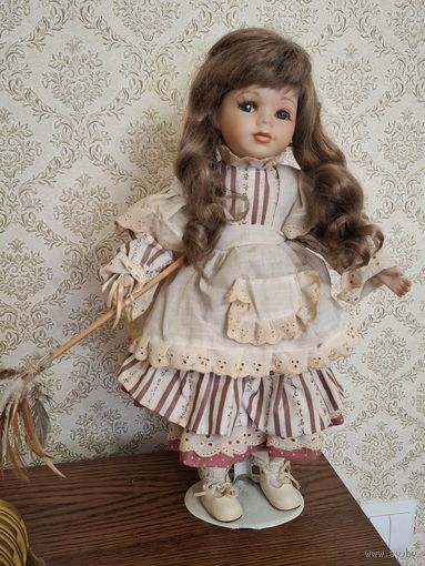 Кукла. Фарфор. 70-е, Германия.  На поставке. Высота 40 см
