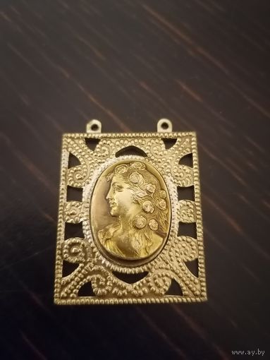 Кулон Камея