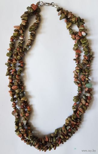 Бусы из натуральных камней, трёхрядные. Длина каждых бус 48-50 см. 70-80-е годы.