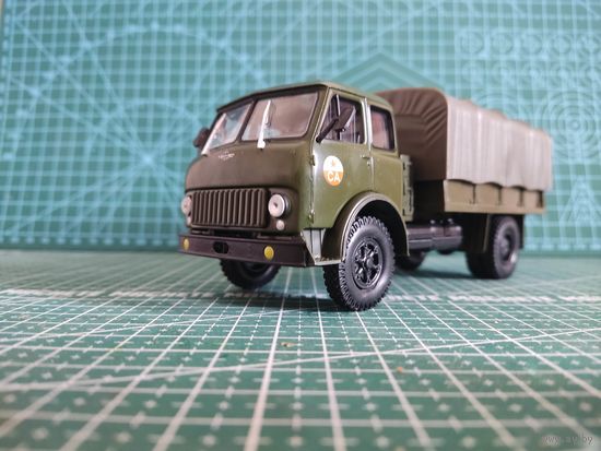 Масштабная модель МАЗ-500В Тентованный Масштаб 1/43 Наш автопром