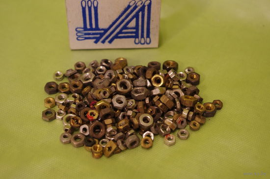 Гайки латунные мелкие
