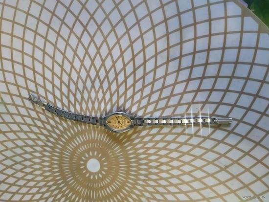 Часы наручные с браслетом ЗАРЯ . В ремонт,коллекцию,на запчасти. Состояние на скане.