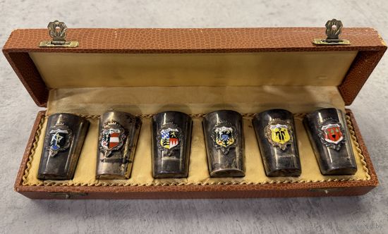Набор из шести немецких винтажных рюмок с гербами различных городов в оригинальном футляре. Распродажа коллекции!!!