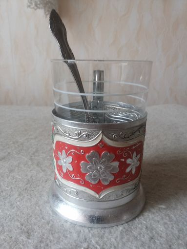 Красивый подстаканник "Серебряные цветы". СССР, вторая половина прошлого века.