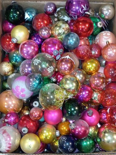 Ёлочная игрушки - Шарики  , СССР . 20 штук одним лотом на выбор .