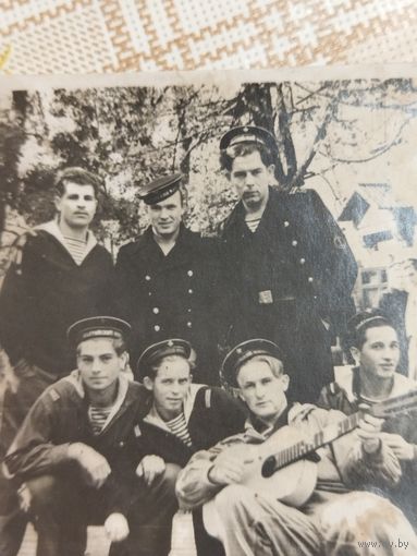 Групповой снимок моряков срочников. Балтийский флот.1950-е. Ретро СССР.