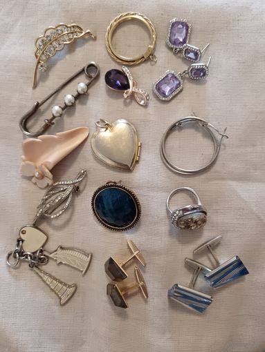 Лот бижутерии