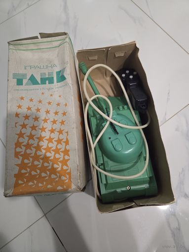 Винтажный игрушечный танк