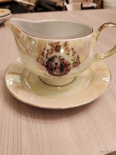 Аукцион с 1-го рубля. Соусник ГДР Мадонна