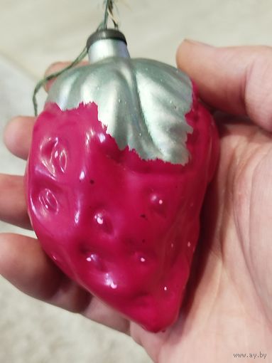 Ёлочная игрушка,клубника,большая,с рубля