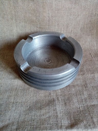 Пепельница алюминий, ручная работа