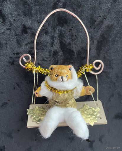 Ёлочная игрушка котик на качелях