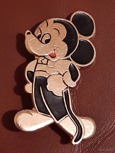 Микки Маус.