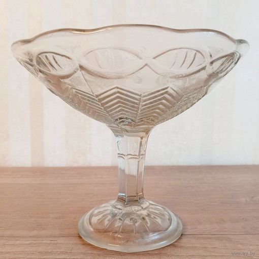 Ваза прозрачное стекло клеймо 1 КДО