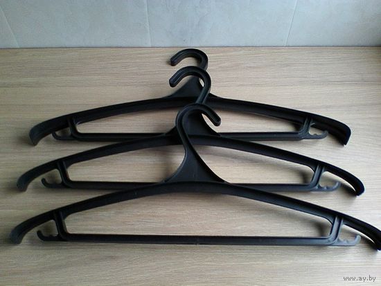 Три Вешалки - Одним Лотом.