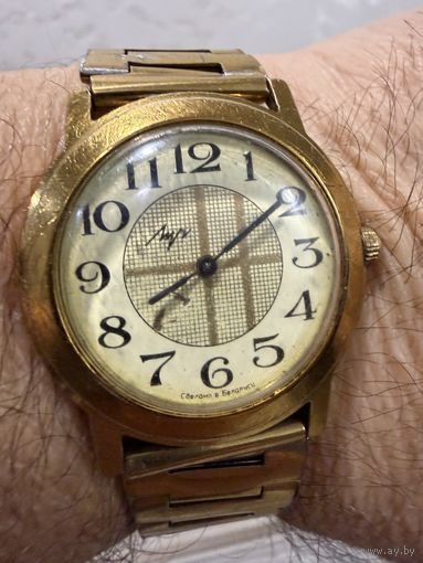 Часы Луч на ходу