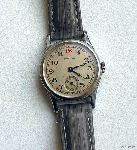 Часы Победа красная 12