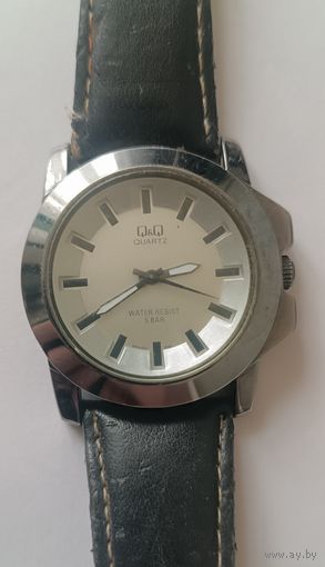 Кварцевые часы Q&Q.
