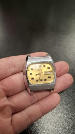 С 1 рубля 3 дня! Качнешь тикают и останавливаются.