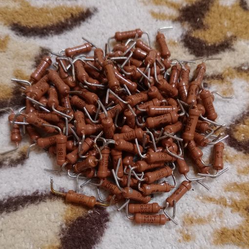 Резистор 0,5 вт новый разные наминалы(цена за 50 шт)