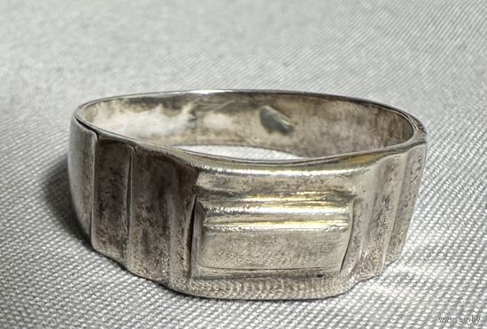 Кольцо серебряное 925 пробы. 80