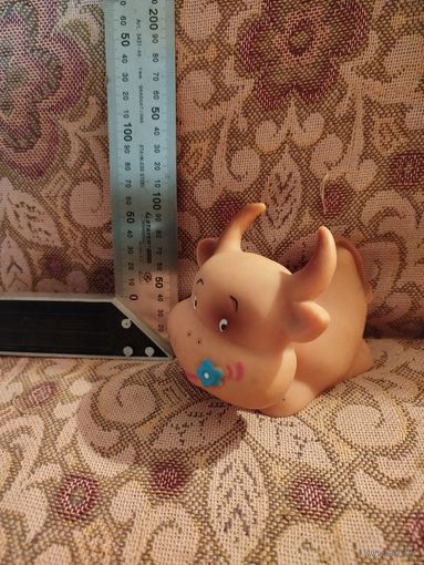 Игрушка резиновая Бычок